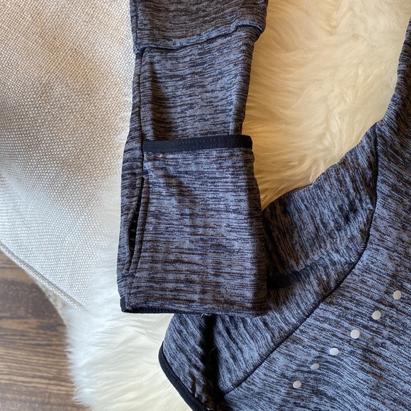 Women’s Nike half zip pullover size small - Picture 4 of 5